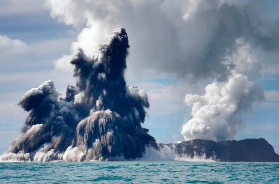 volcan submarino tonga