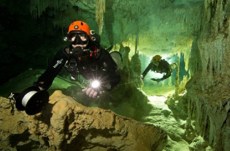 cueva bajo agua mas larga del mundo